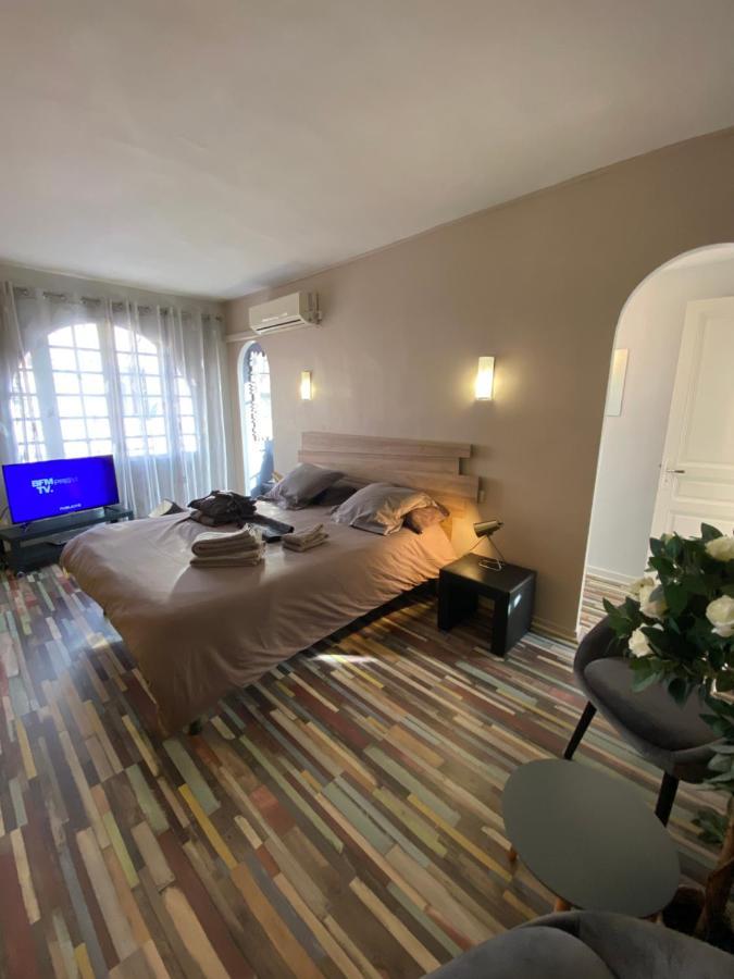 La Solana Villa Сан-Лорон-дьо-ла-Салонк Екстериор снимка